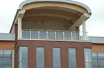 Balustrada ze stali nierdzewnej, szklane wypełnienie - uczelnia